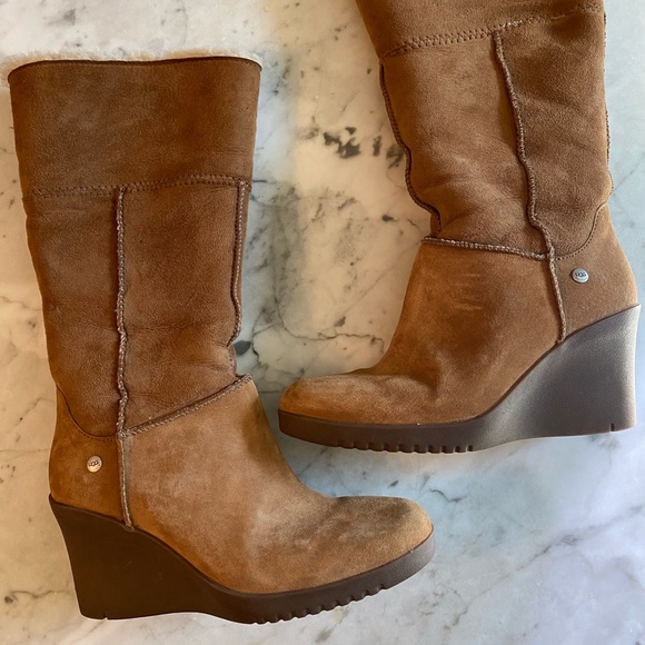 Ugg Wedge Heel Joslyn Shearling Boot, foldover - Picture 1 of 8